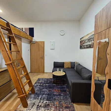 Bohemian Loft Апартаменты Прага